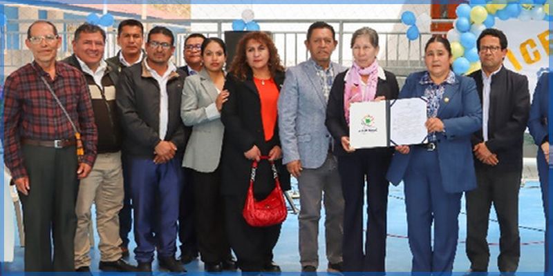 Formalizan licenciamiento del IESP Vilcabamba con entrega de resolución del MINEDU