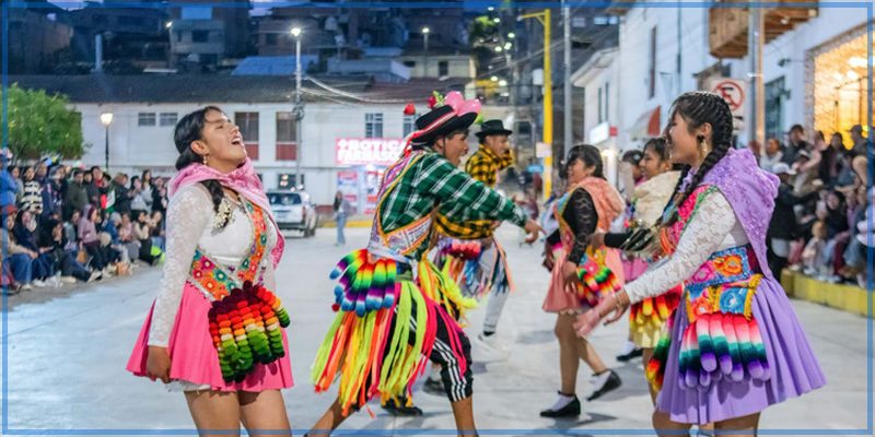 Andahuaylas celebró el Día Mundial del Folklore con colorida exhibición de danzas