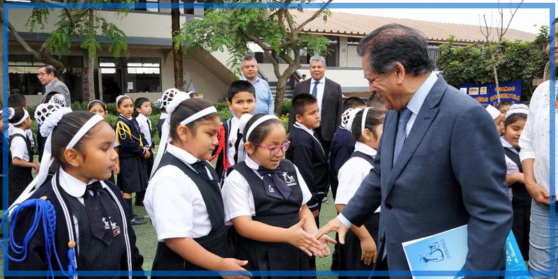 MINEDU restringe el uso de celulares en colegios para mejorar los aprendizajes y convivencia escolar